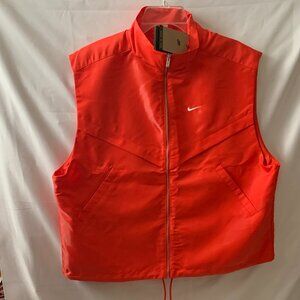 NIKE SPORTSWEAR Windrunner Shine Vest in Picante Red Sz MEDIUM